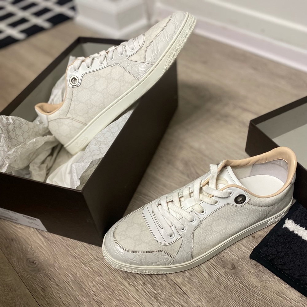 All white gucci printed with gator toe !!!